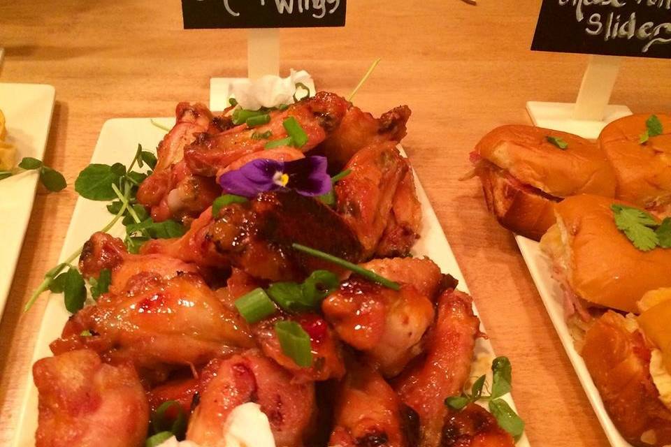 Polynesian Huli Huli wings