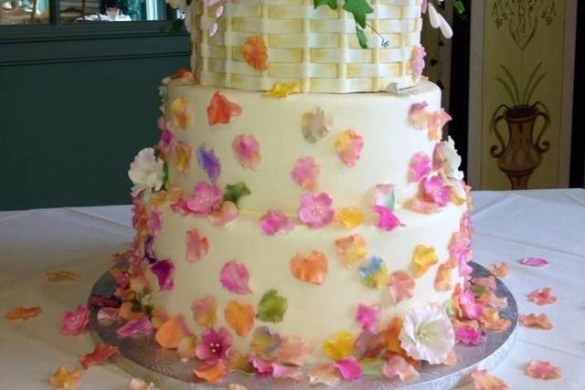 Spring wedding cake with sugar flowers and flower