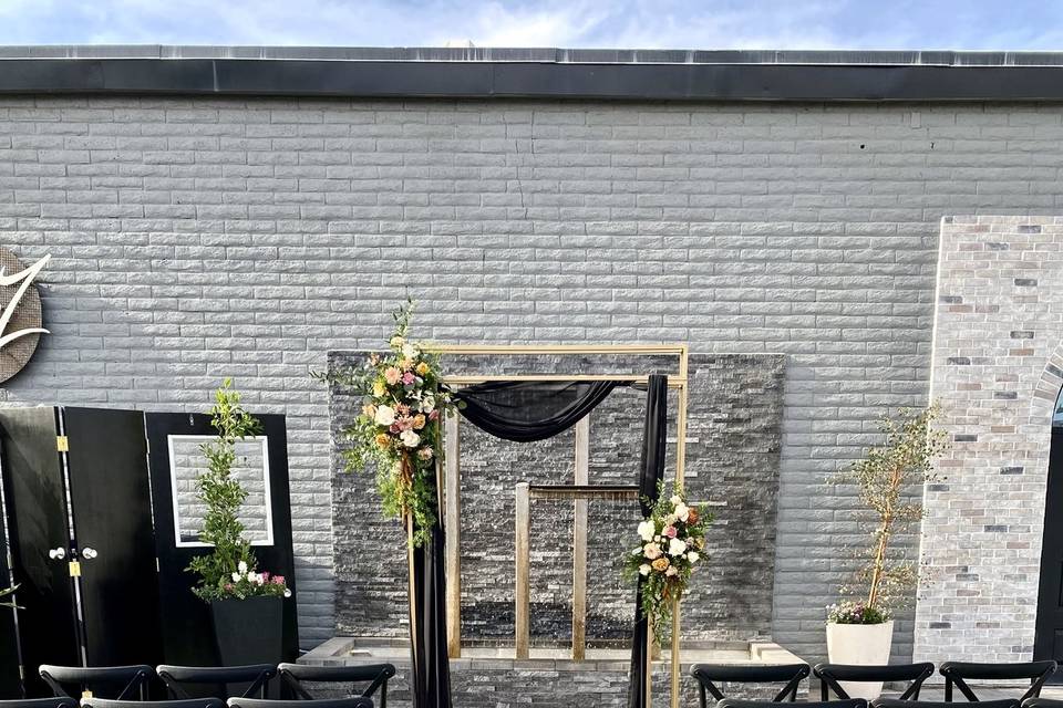 Ceremony Florals & Arch