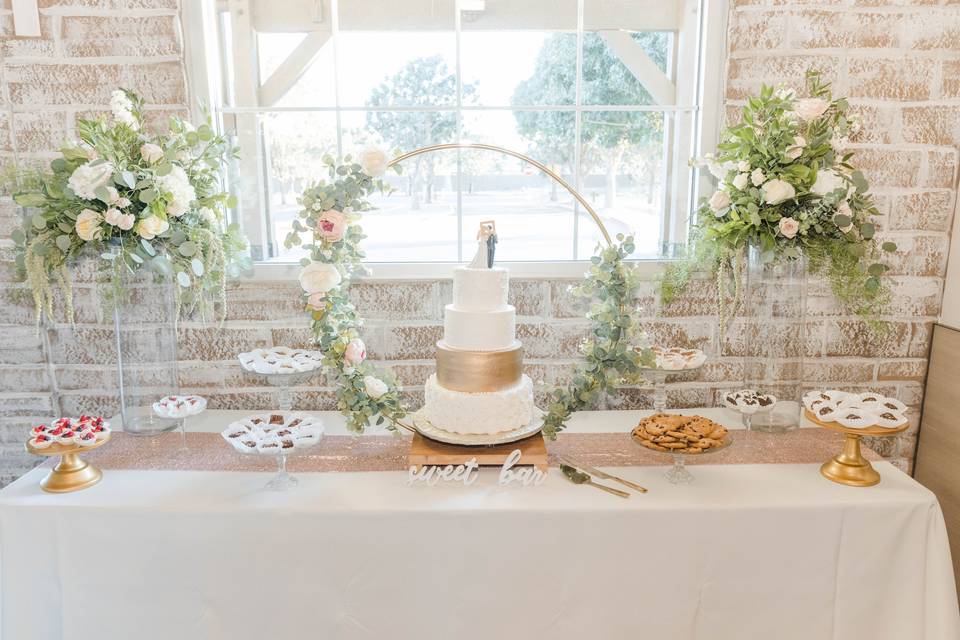 Cake Table Florals