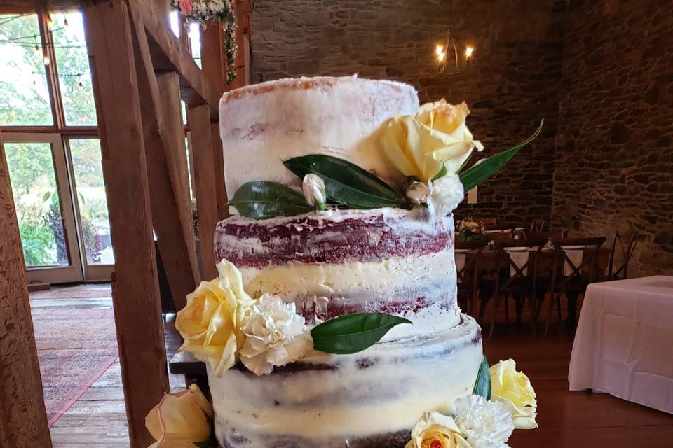 Naked cake with rose decor