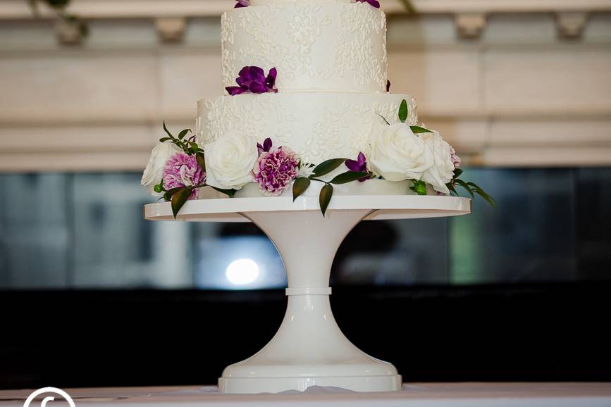 Elegant wedding cake