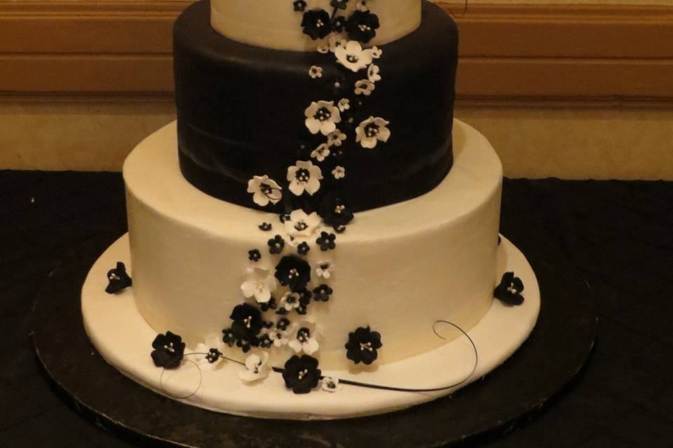 Wedding Cakes by Tammy Allen