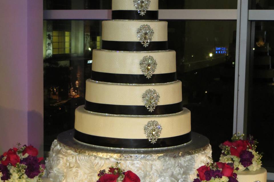 Wedding Cakes by Tammy Allen