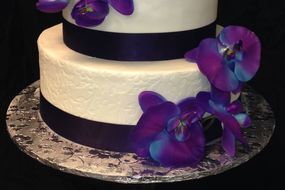 Wedding Cakes by Tammy Allen