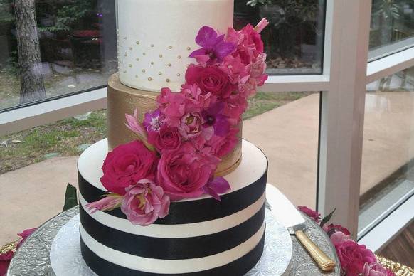 Wedding Cakes by Tammy Allen