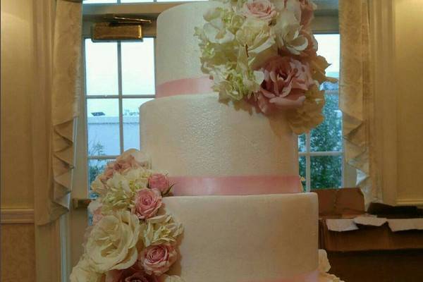 Wedding Cakes by Tammy Allen