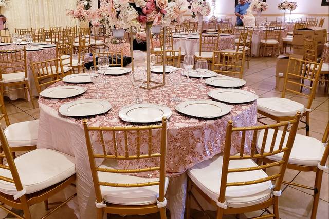 Round table setup