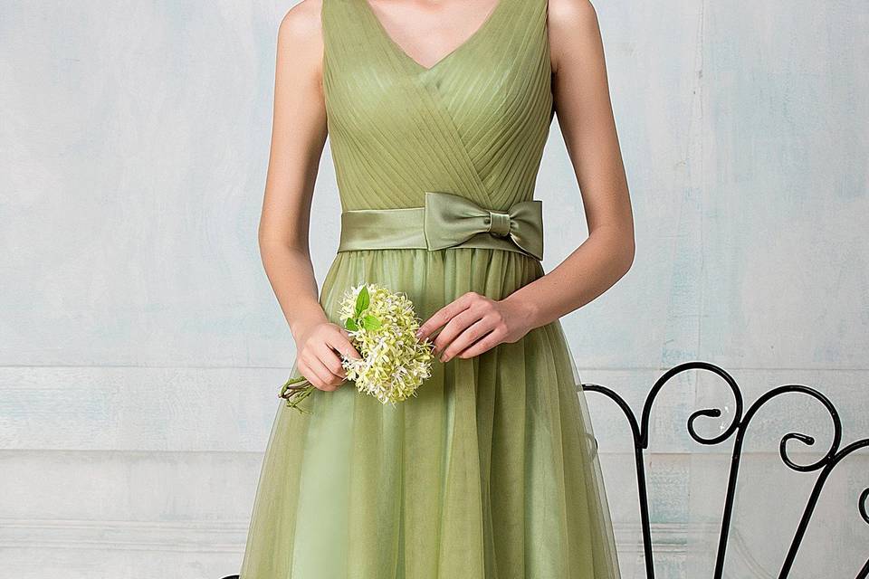 Material:
Tulle cocktail length dress