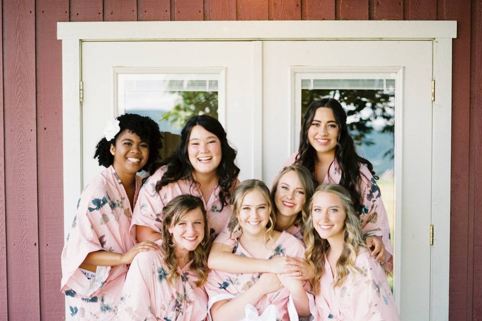 Carolyn and her bridesmaids