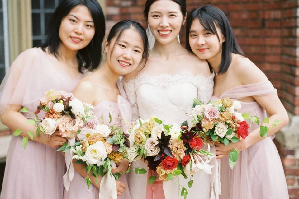 Yuwei and her bridesmaids