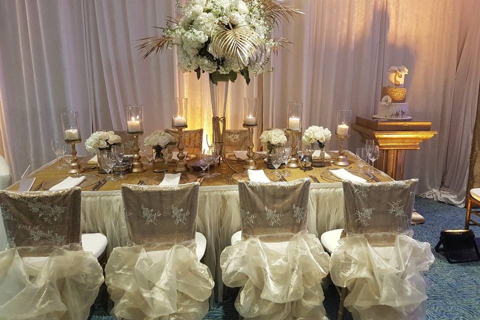 Reception table/chair decor