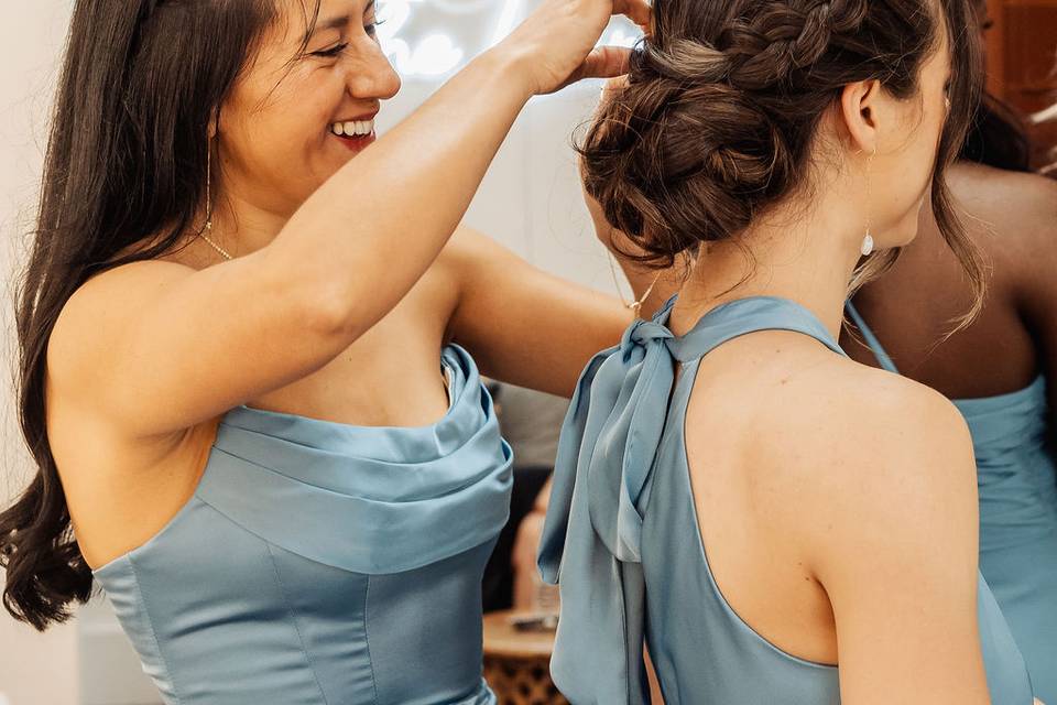 Winové Phoenix Bridal hair and