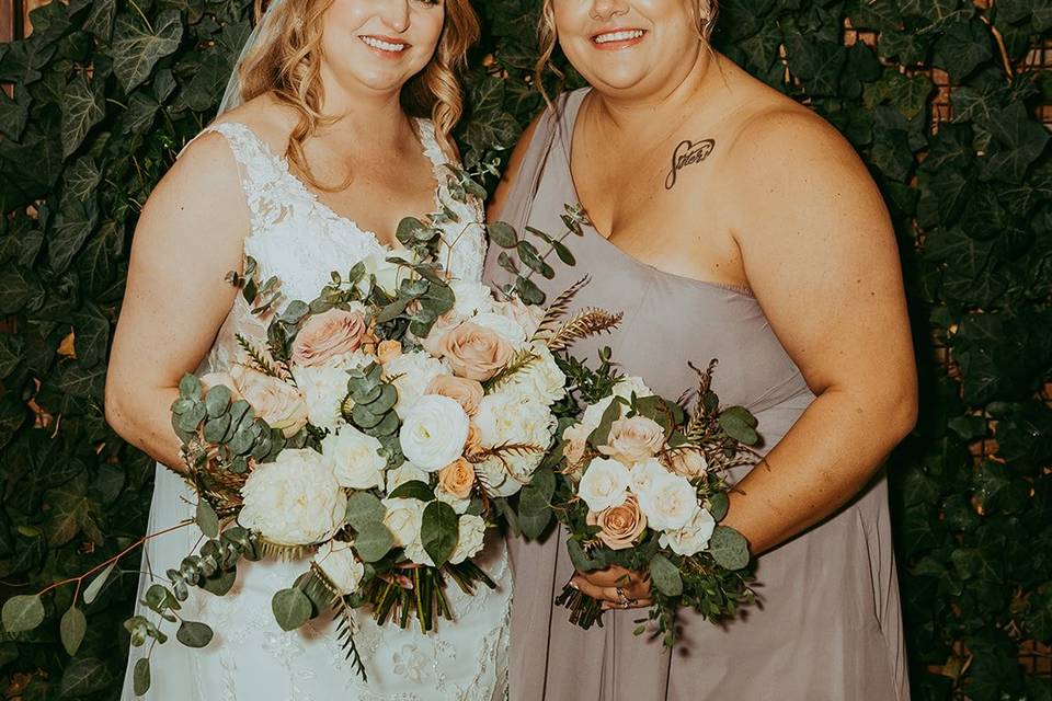 Winové Phoenix Bridal hair and