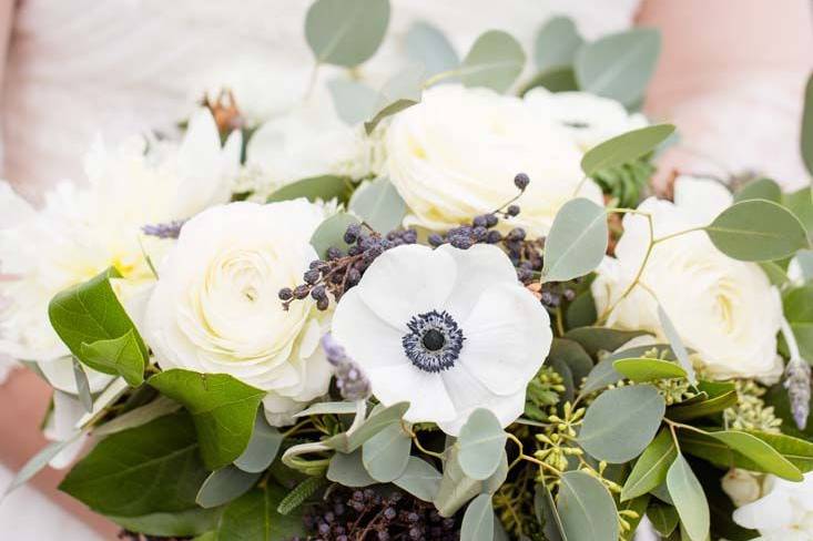 White floral bouquet - Kristi Midgette Photography
