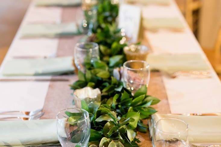 Green table centerpieces - Kristi Midgette Photography