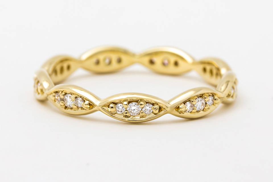 3 stone pave marquise band