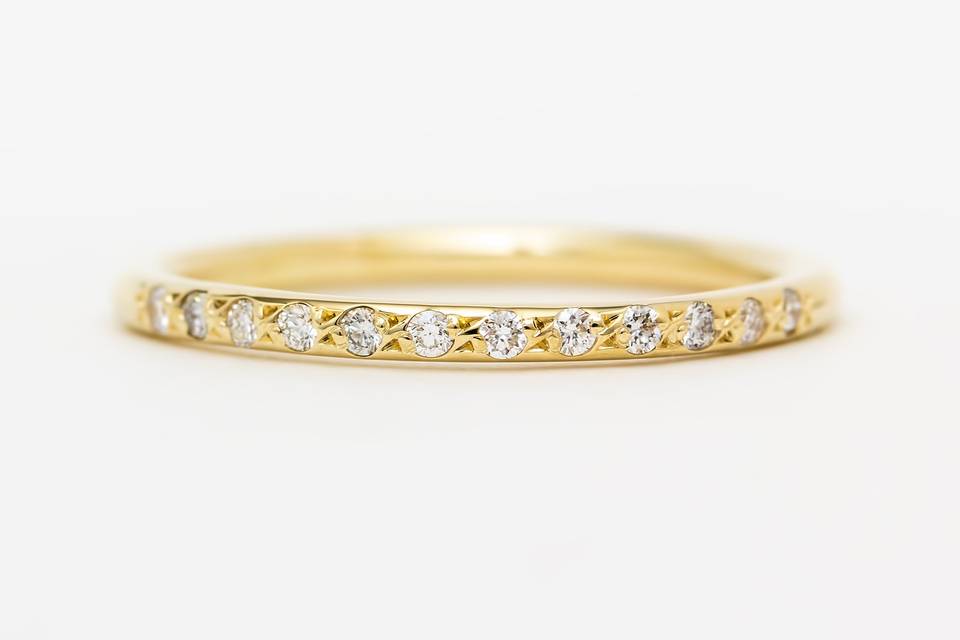 Organic pave diamond ring