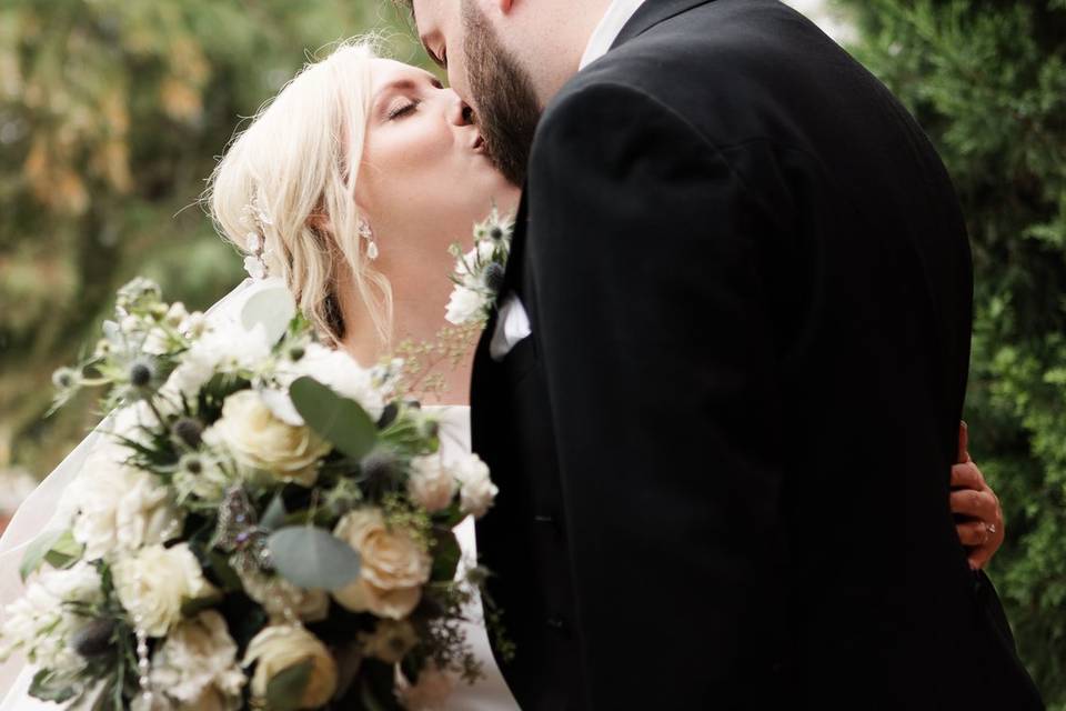 First Look: First Kiss