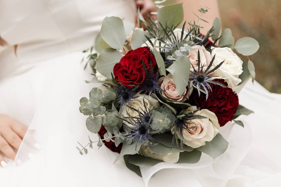 Romantic floral arrangement