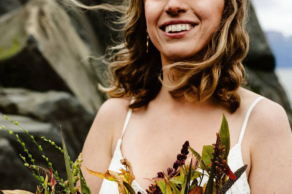 Autumn-toned bridal bouquet