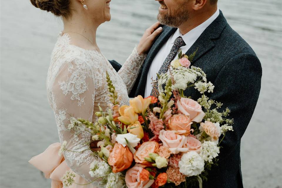 Couple, Bouquet, Kenai Lake