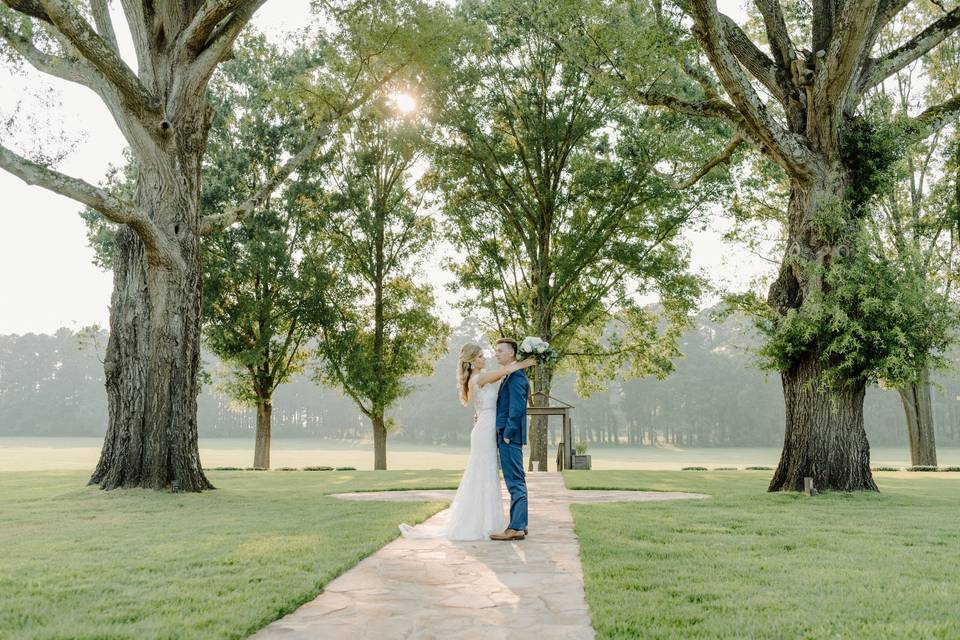 BEAUTIFUL GOLDEN HOUR PORTRAIT