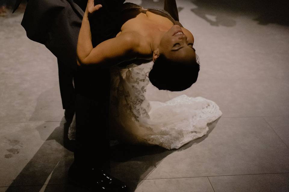 BRIDE AND GROOM FIRST DANCE