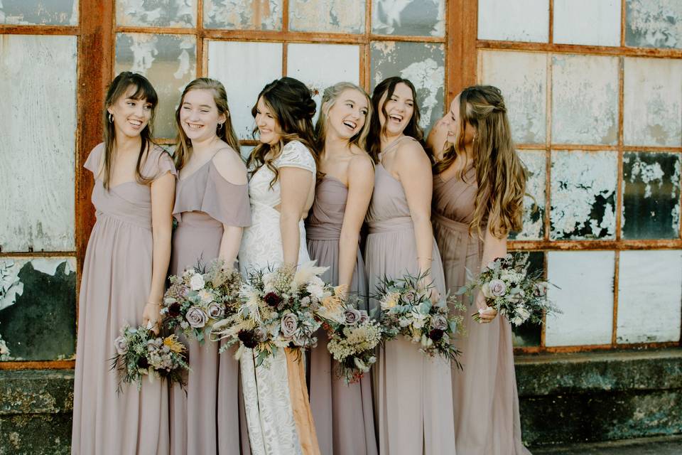 BRIDESMAIDSLAUGHING