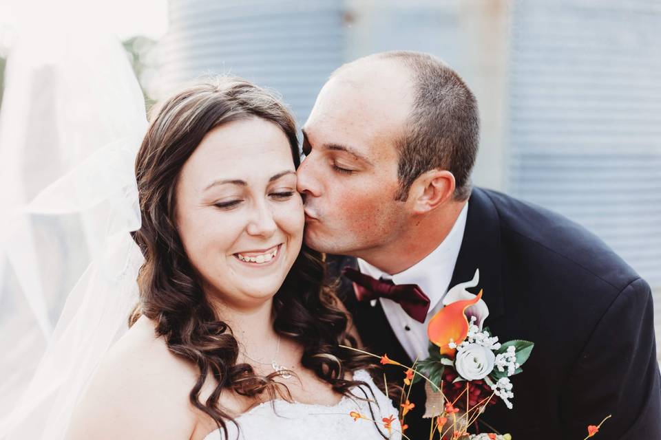 Wedding day kisses