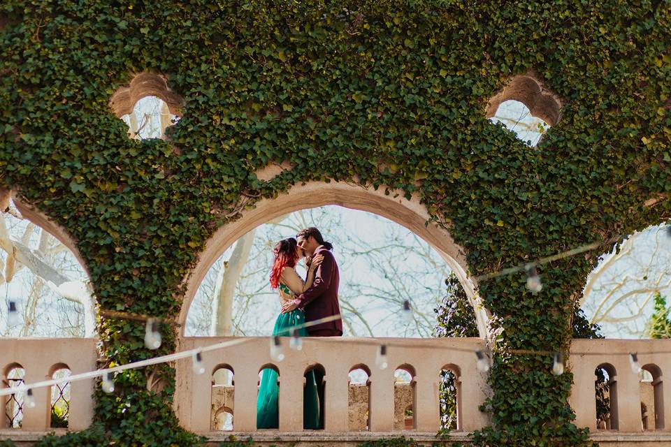 Love Under the Arch!