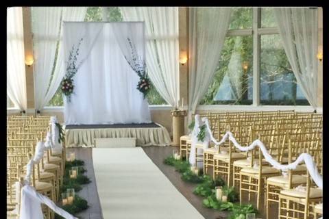 Aisle Decor