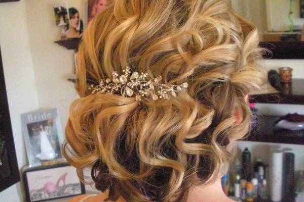 Vintage, bridal updo