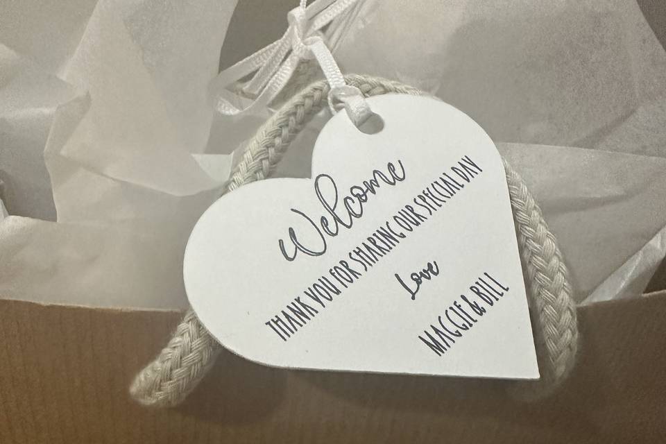 Wedding Welcome heart tag