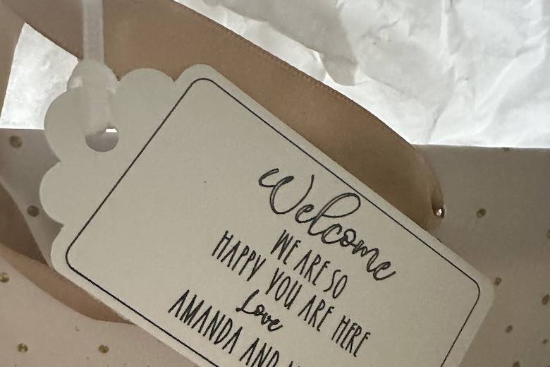Welcome tag on gift