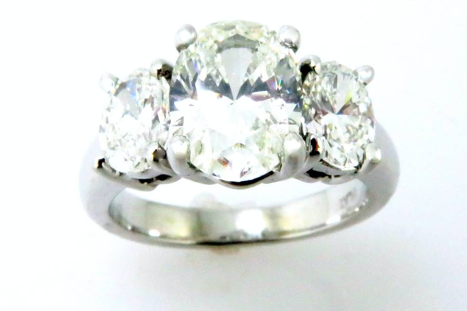Oval Cut Diamond ring