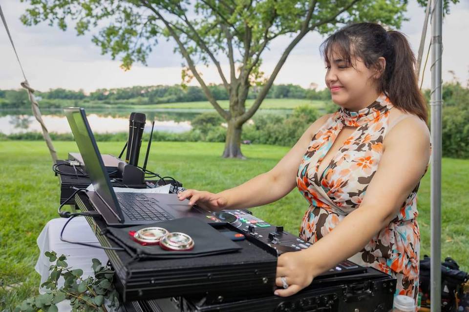 Outdoor Dj