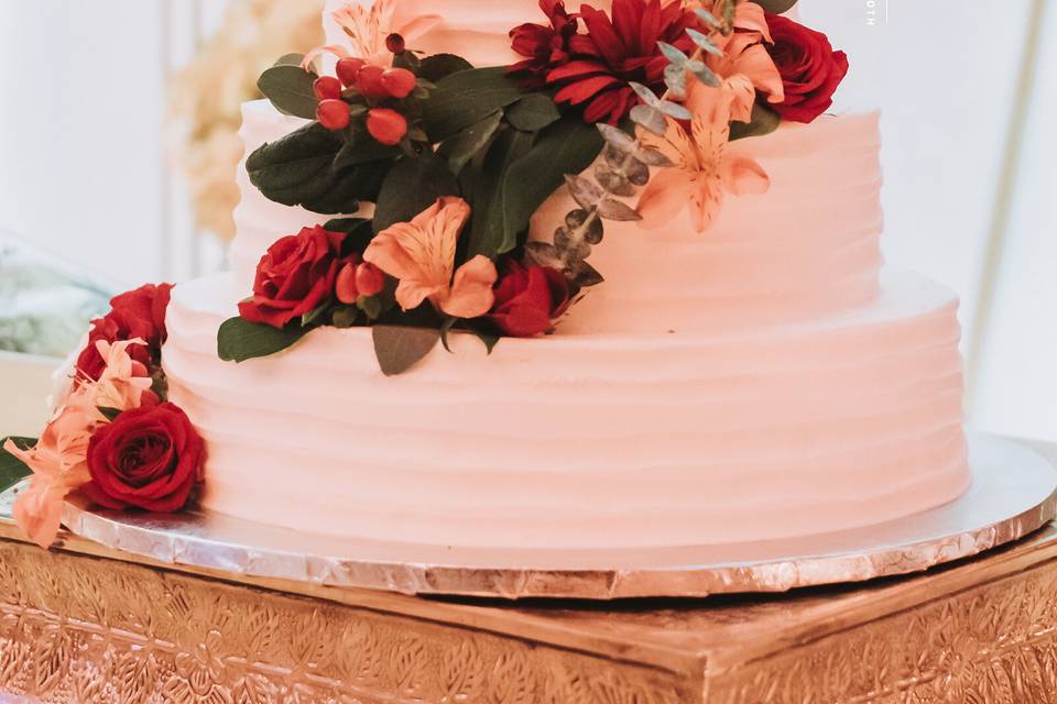 Cake decor with flowers