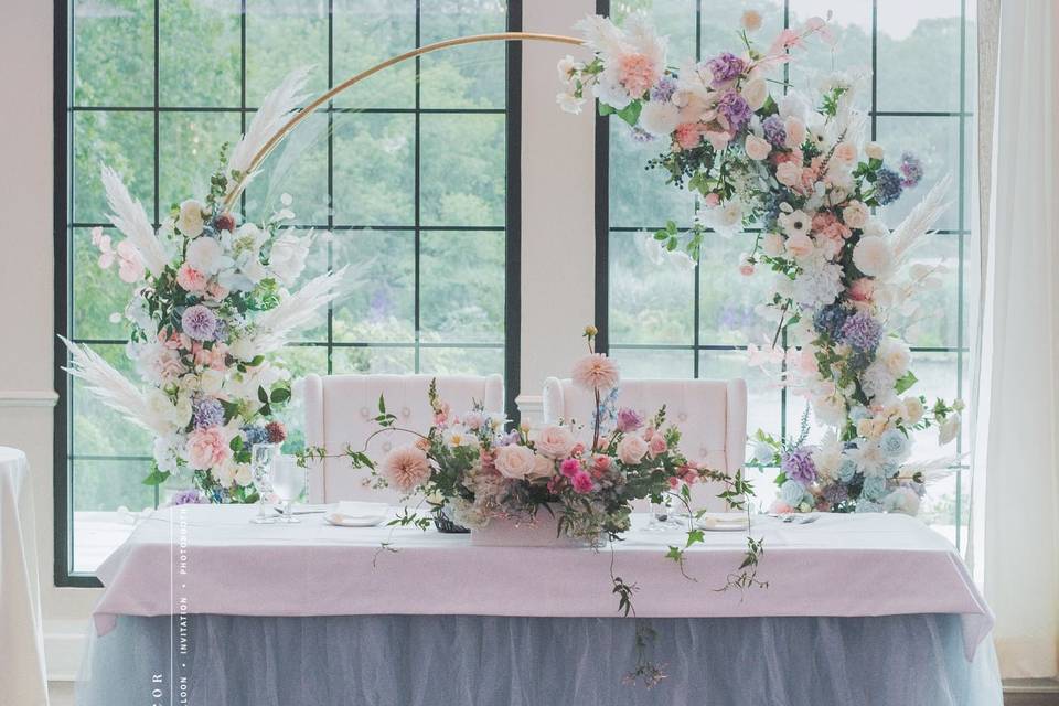 Sweetheart Table with arch
