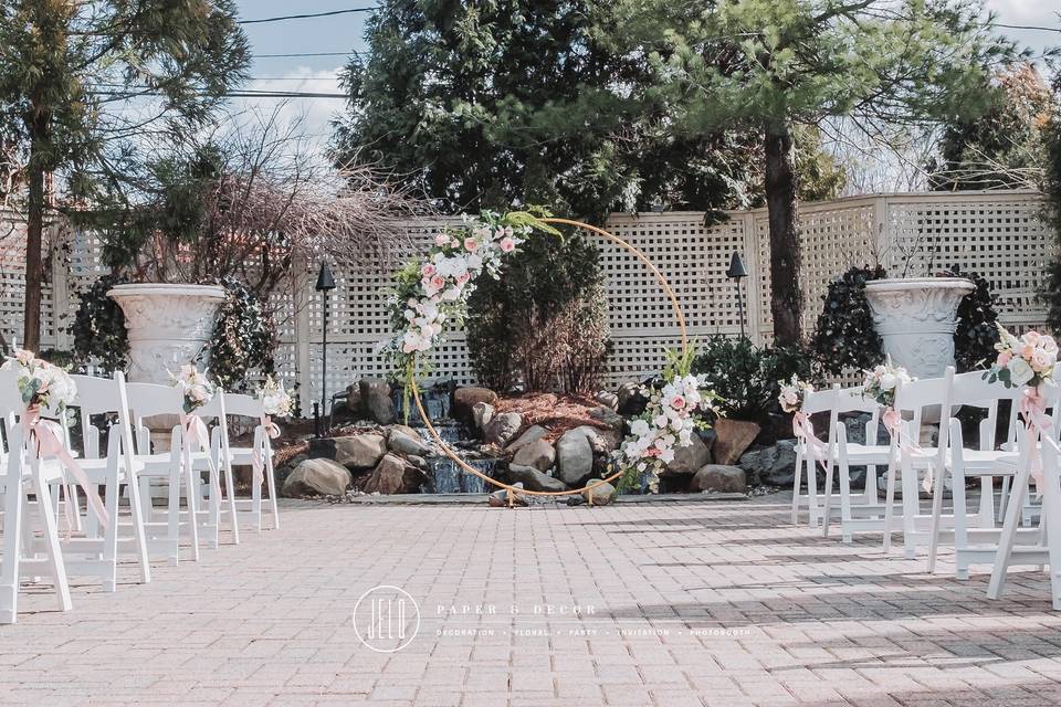 Circle arch for ceremony