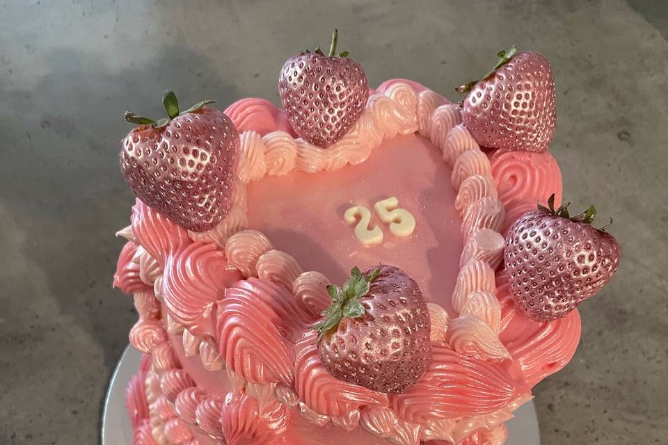 Vintage heart cake