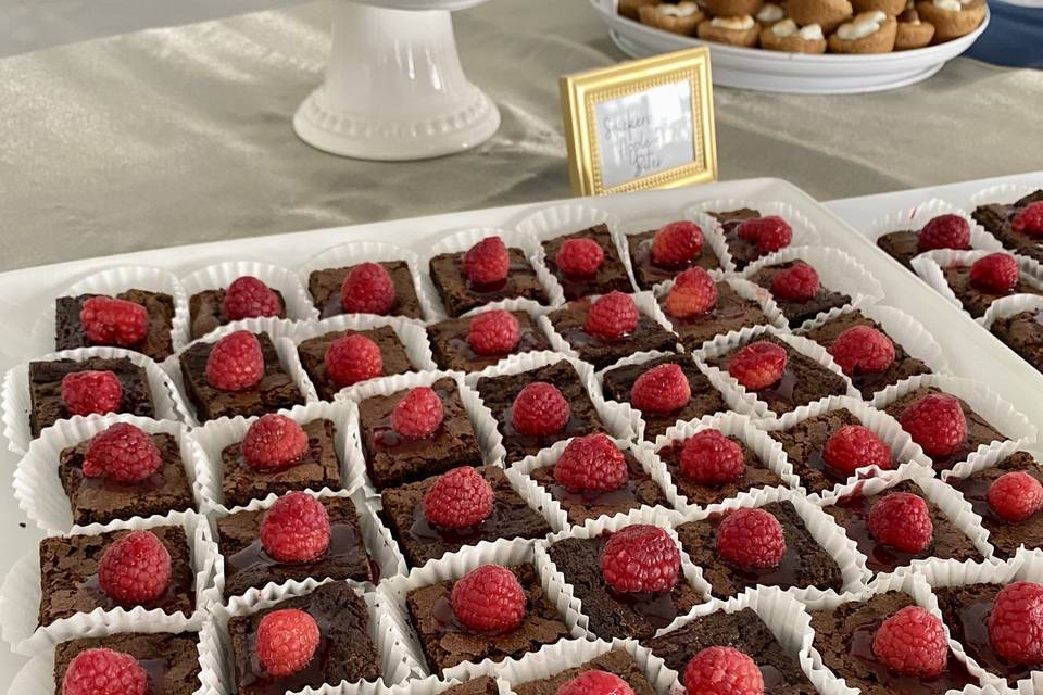 Raspberry Brownie Bites