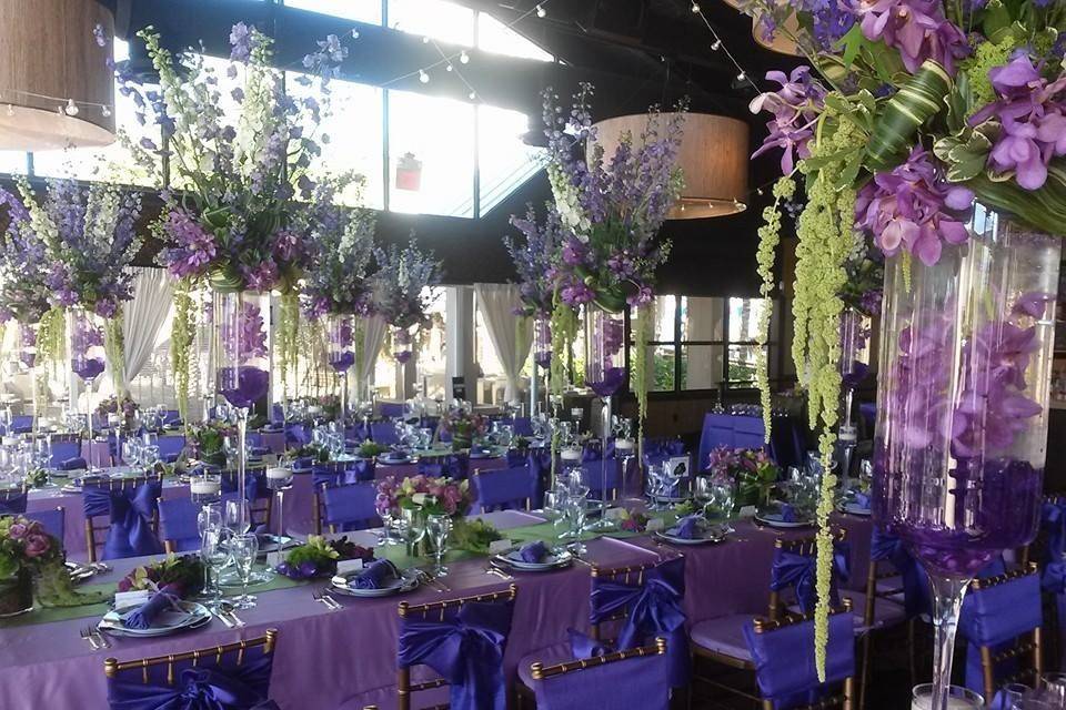 Table setting violet color