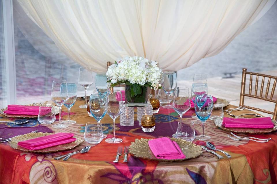 Table setting with pink setting