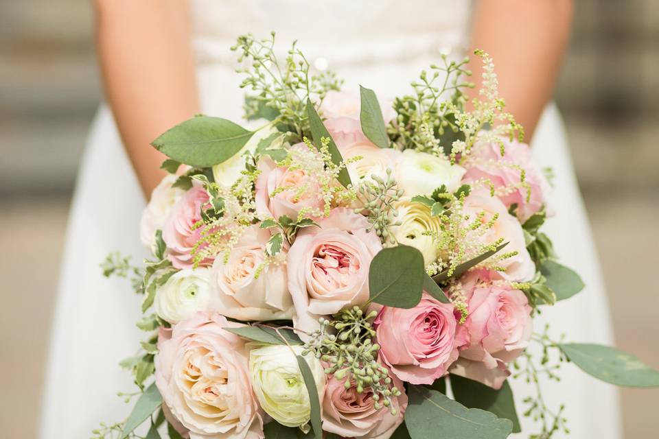 Blush bridal bouquet