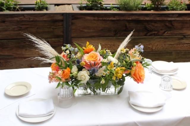 Bright centerpiece