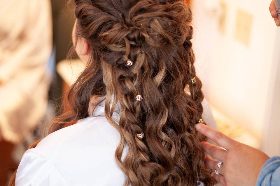Curly bridal hairdo
