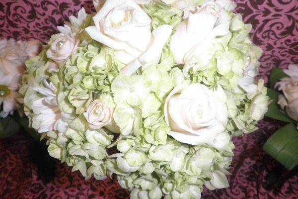 Rose, Daisy & Hydrangea Bridal Bouquet