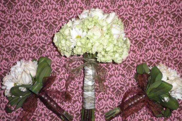 Rose, Daisy & Hydrangea Bouquets