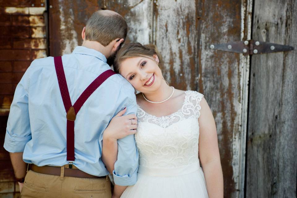 Newlywed couple | captured by www.sarahmyersphotography.com!